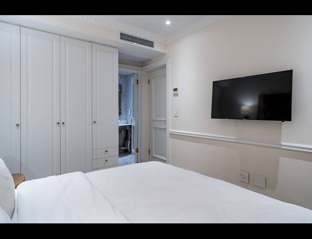 2 BEDROOM APARTMENT TO LET IN SEA POINT